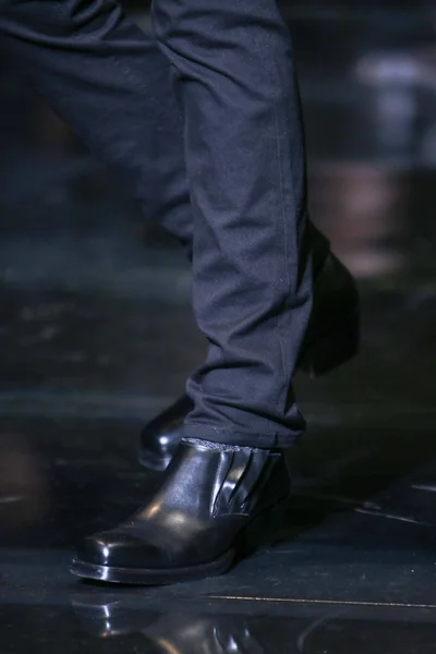 Look 30